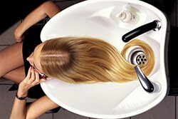 процедура відновлення волосся в салоні Лайт Шер